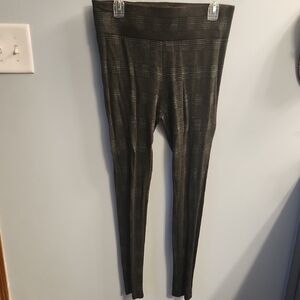🍉Tahari Black and Gray Patterned Leggings